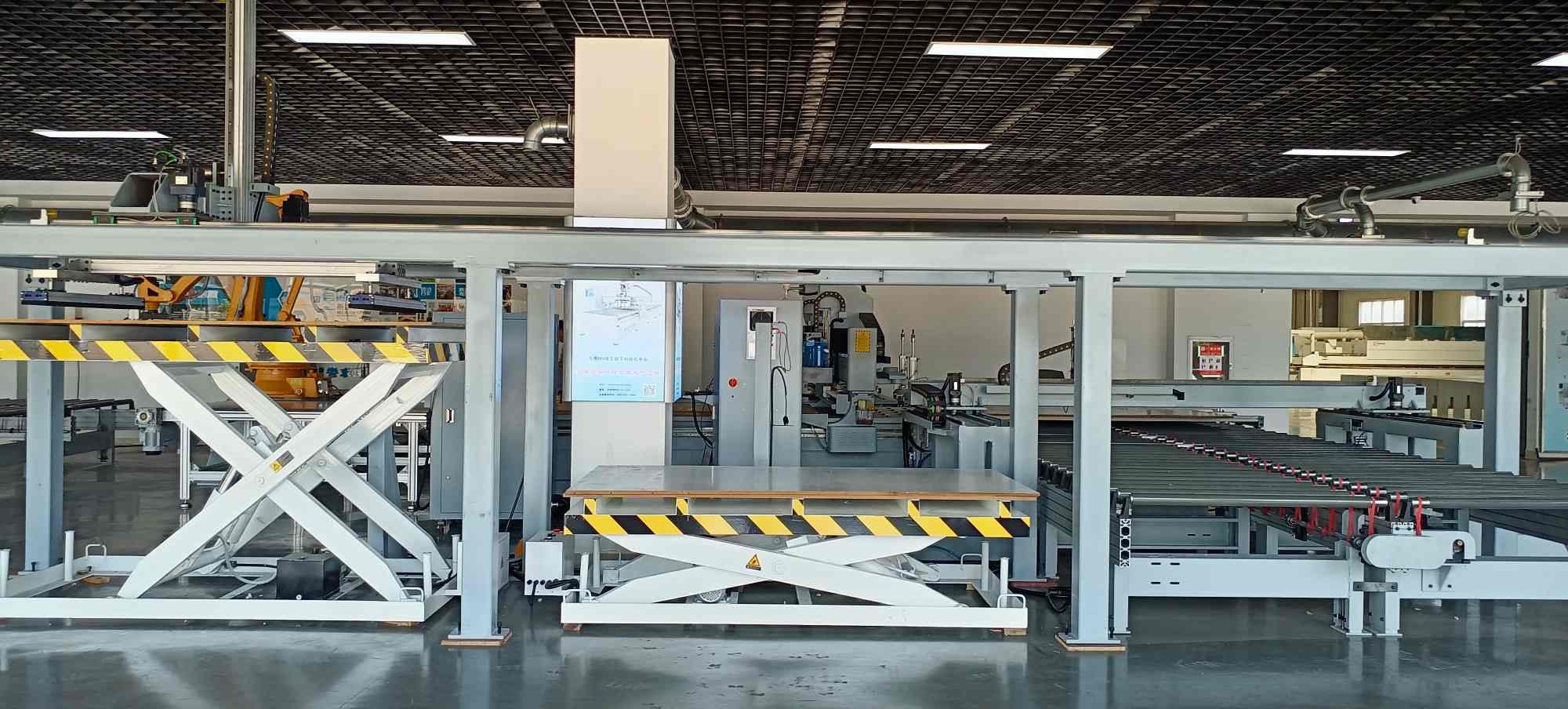 خط إنتاج أثاث حسب الطلب MD-8AL (1+2) مع نظام تعبئة آلي للمنصات