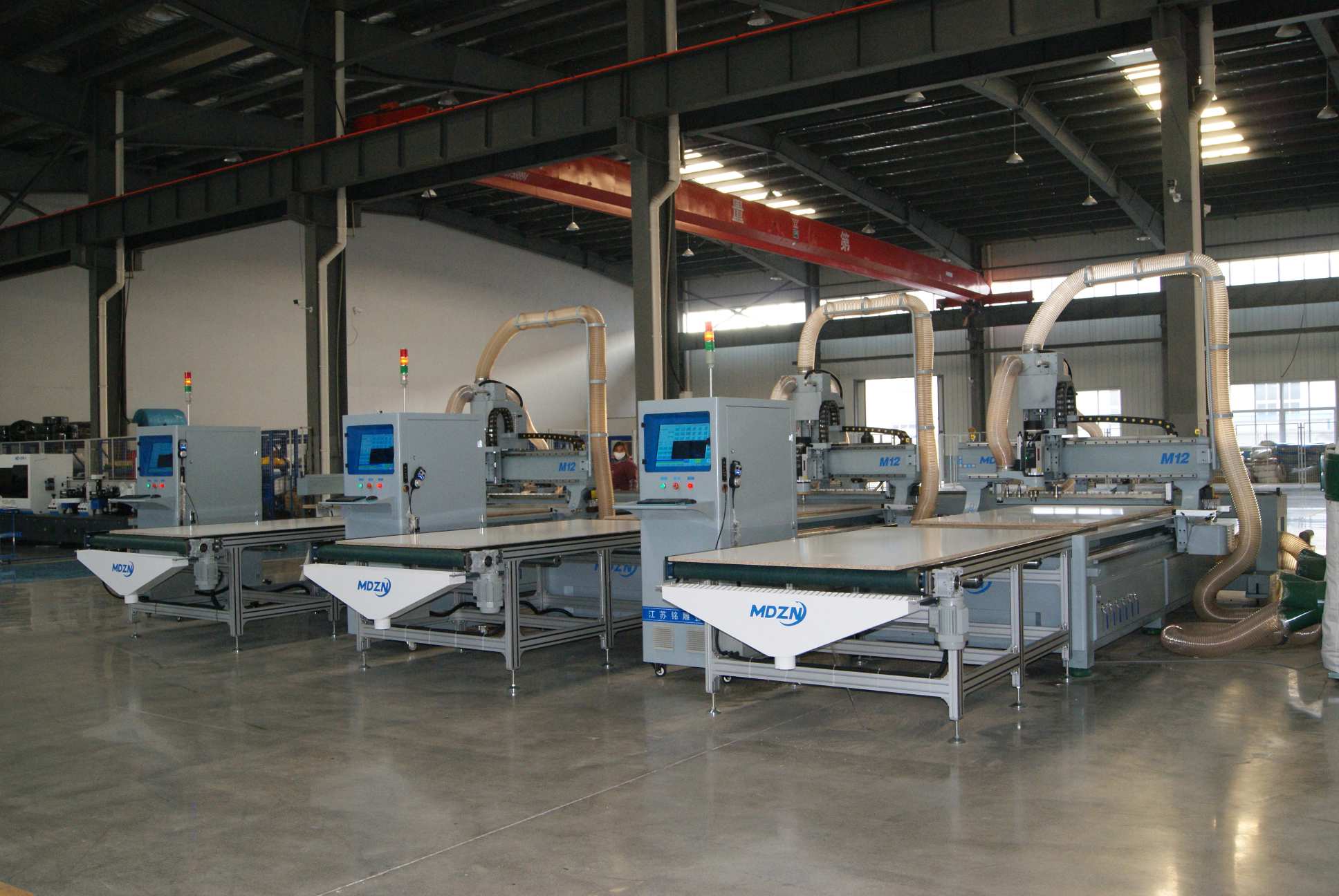 خط إنتاج الخزائن M12(1+3)