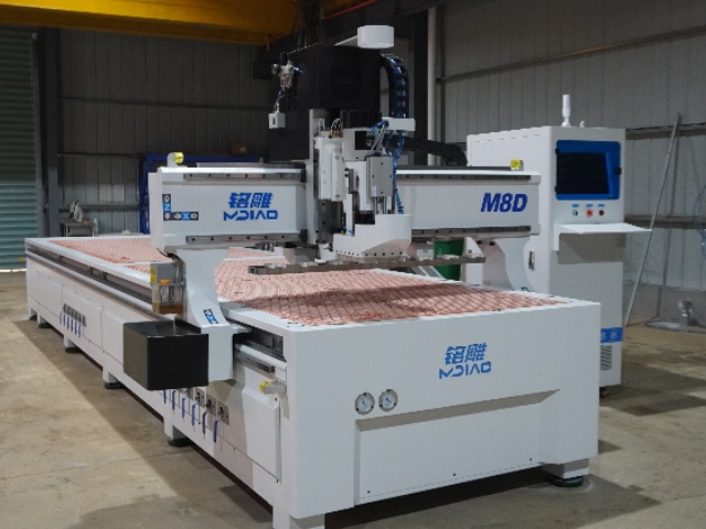 جهاز توجيه CNC مزدوج الطاولة M8