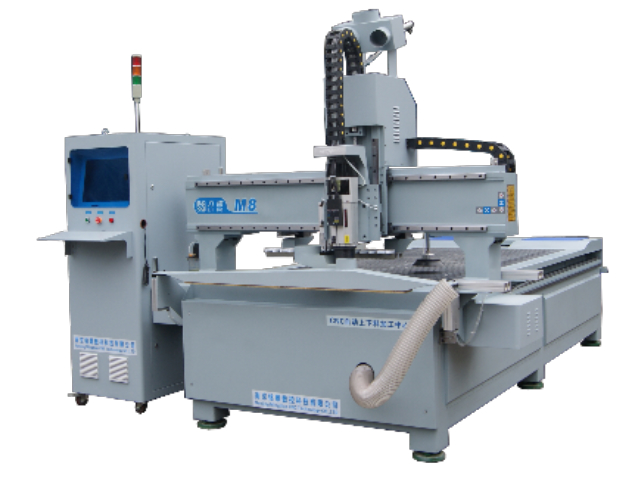 جهاز توجيه CNC M8 مزود بنظام تحميل وتفريغ تلقائي للألواح الخشبية