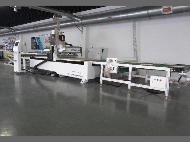 جهاز توجيه CNC طراز DY-8A مزود بوظيفة وضع العلامات التلقائية