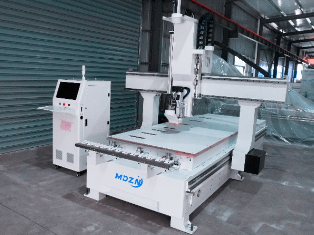 مركز تشغيل رباعي المحاور M-BP1200