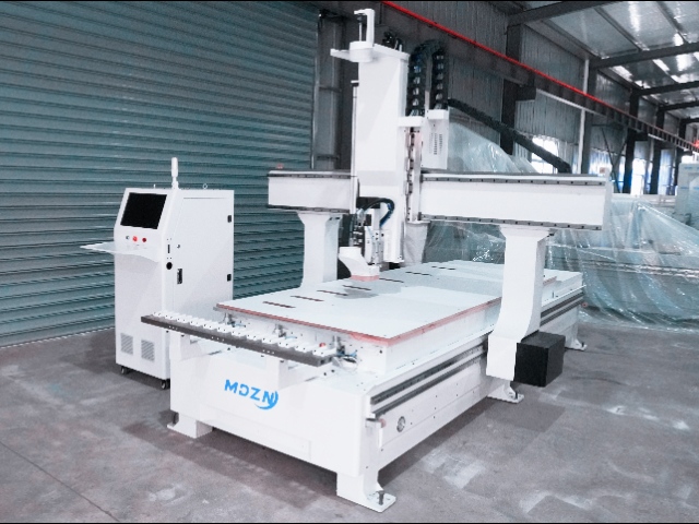 مركز تشغيل رباعي المحاور M-BP1200