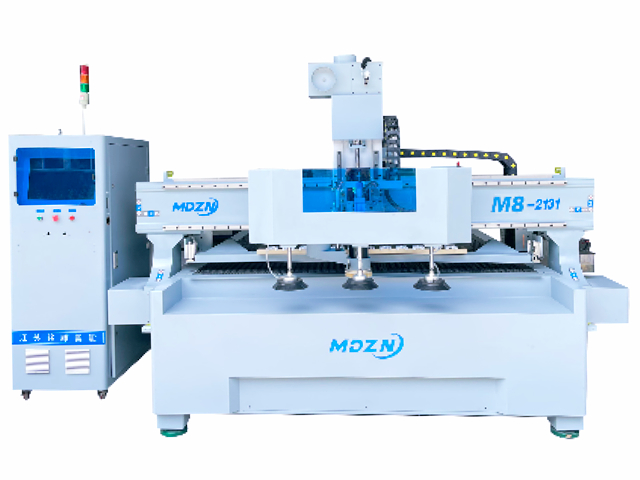 جهاز توجيه CNC M8 (6 × 10) مزود بمغير أدوات أوتوماتيكي بـ 8 محطات